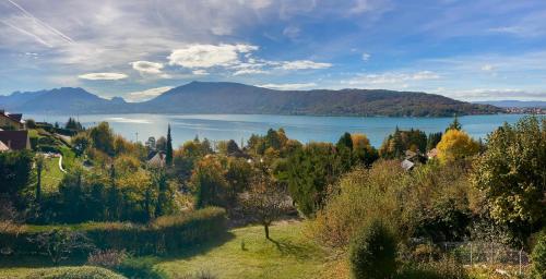 Chambre privée dans Maison Familiale - Pension de famille - Veyrier-du-Lac