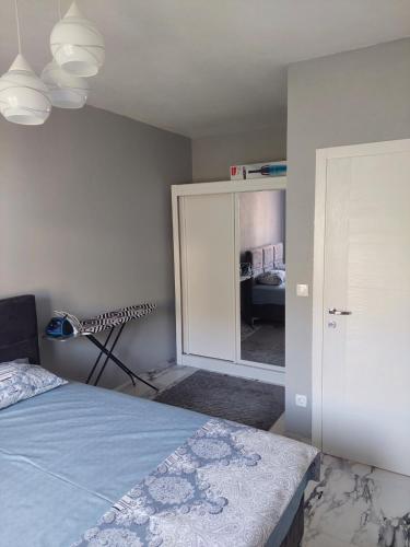 One-Bedroom Apartment image 10