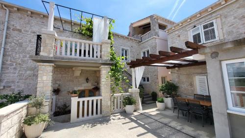 B&B Lumbarda - Stone House Apartments Didini Dvori Lumbarda - Bed and Breakfast Lumbarda