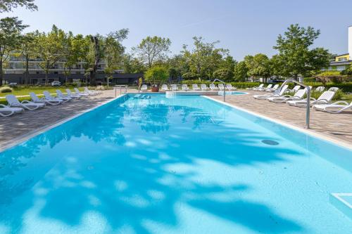 Admiral Pearl Admiral Pearl