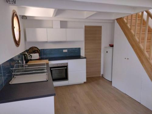 Loft avec jardin en ville et parking in Lemasson