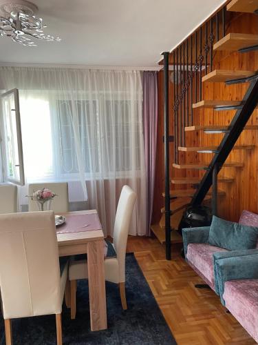 Rozsa nyaralohaz in Balatonboglár