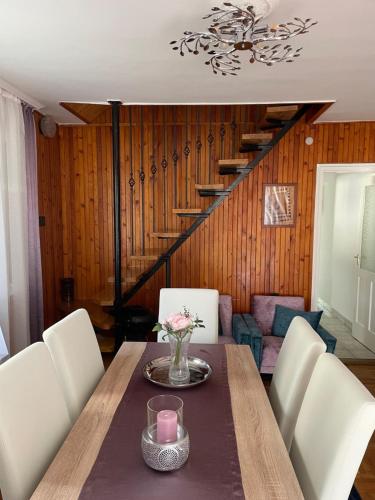 Rozsa nyaralohaz in Balatonboglár