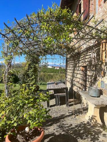 Rustico im Piemont mit Panorama in Clavesana