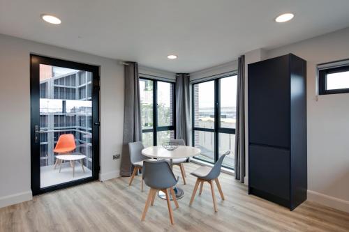 Highfield House - image 8