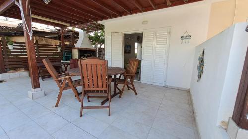 Létesítmények, Comfortable 2BR Seaside House & Free Parking in Perivolia