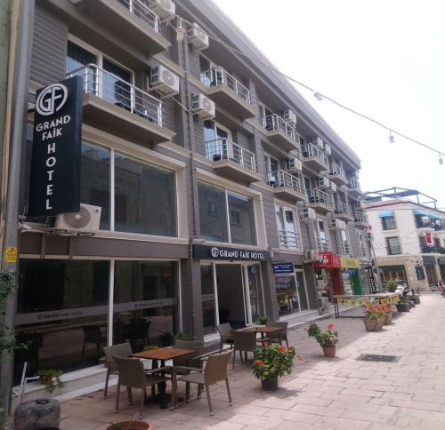 Grand Faik Hotel, Çeşme