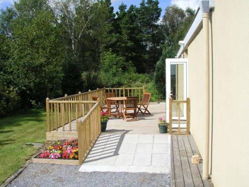 Lakeland Midsummer Lakehouse Lakeland Midsummer Lakehouse is perfectly located for both business and leisure guests in Oughterard. Featuring a complete list of amenities, guests will find their stay at the property a comfortable