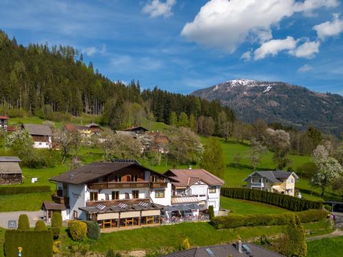 Hotel-Café-Restaurant Matzelsdorfer Hof in Millstatt am See, Österreich