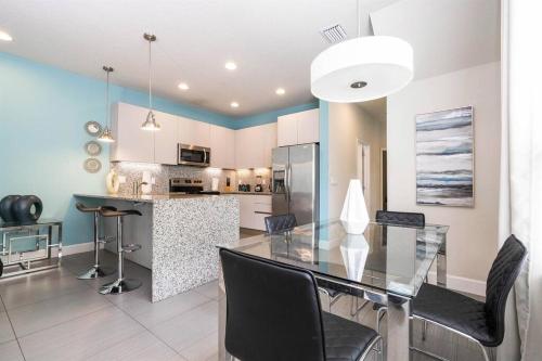 Mickey Mouse Magical Townhome near Disney - SER01 in Orlando, USA