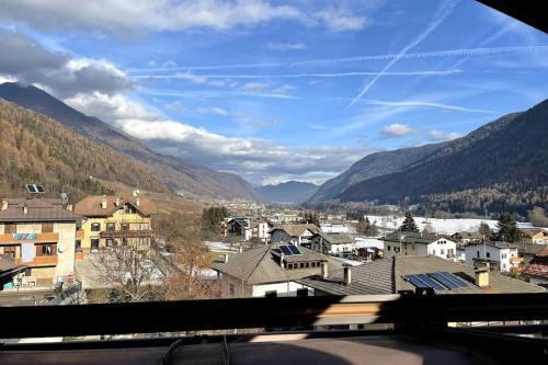 Cozy Mountain View Loft, Val di Sole, Trentino - Apartment - Monclassico