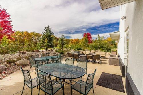 River Hills Hotel- Mankato