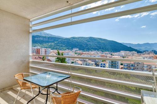 Sea View Apartments in Budva - image 8