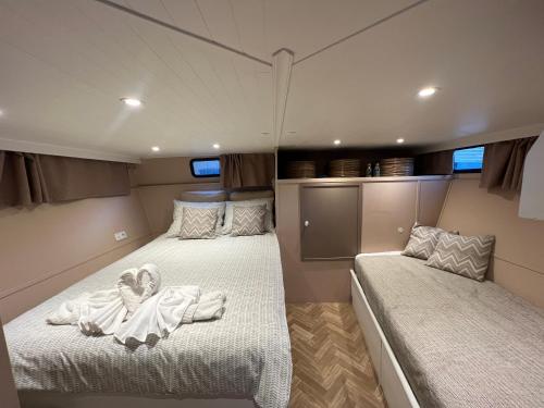 NEW - LITTLE IBIZA, on a lake near Amsterdam, with HOT TUB!, Vinkeveen (Foto 8)
