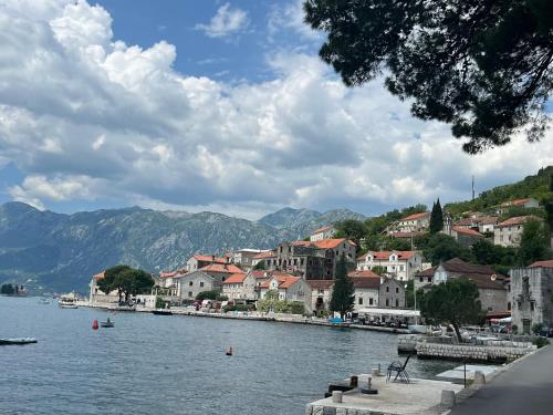 Beachfront Villa Perast - image 3