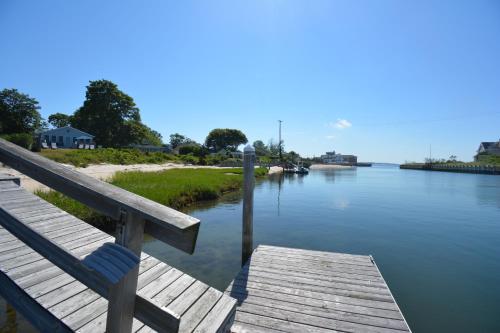 Private Summer Rental Beach House with a 30ft Boat Dock in Southampton, USA