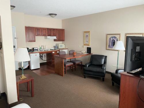 River Hills Hotel- Mankato