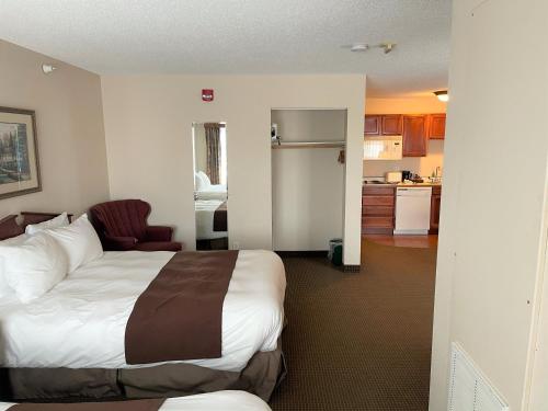 River Hills Hotel- Mankato