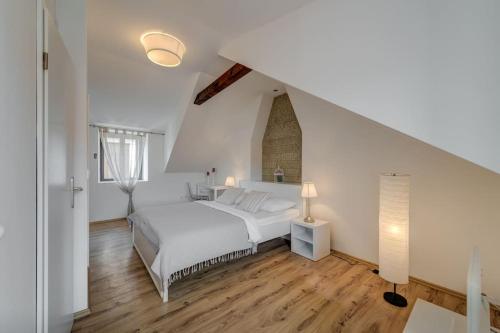 3 bedrooms charming stone house in old town 2