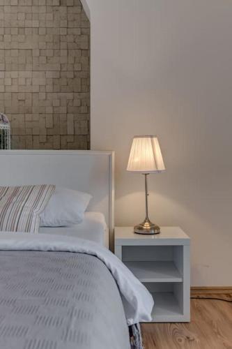 3 bedrooms charming stone house in old town 5