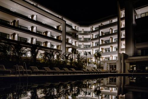 THE FLAG HOTEL Marbella, Estepona Adult Recommended