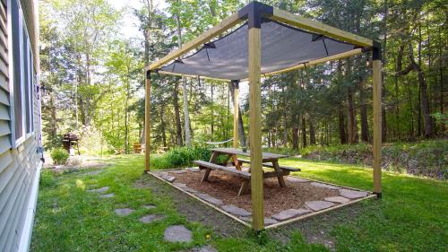 Secluded Streamside Home with Hot Tub in Margaretville, USA