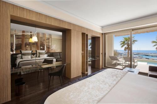 room detail thumbnail 1