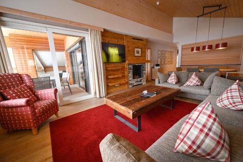 Superior Two-Bedroom Suite with Eiger view