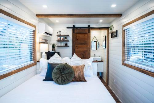 New The Lone Star Shipping Container in Fredericksburg, USA