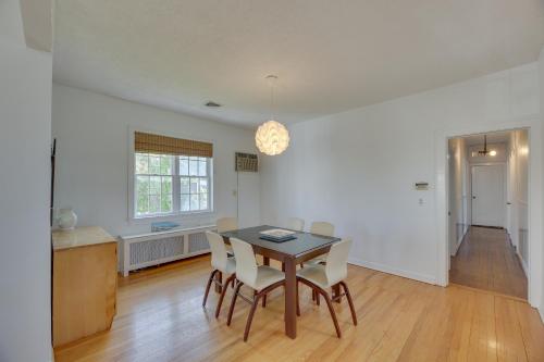 Lovely Apartment in Long Beach 3 Blocks to Ocean! in Long Beach, USA