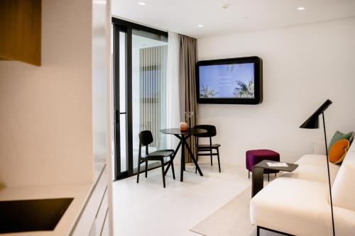 THE FLAG HOTEL Marbella, Estepona Adult Recommended