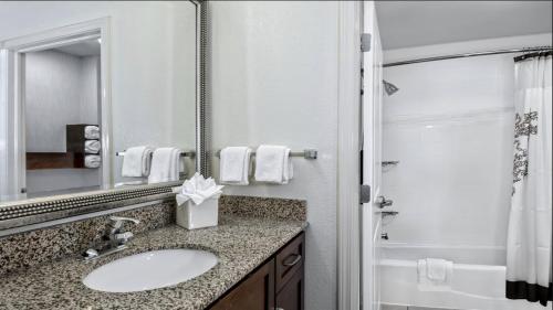 2 bedrooms, 4 beds