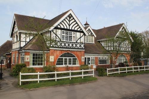 St George's Lodge - image 7