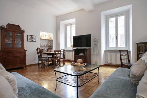 Trevi Fountain Apartment, Рим (фото 8)