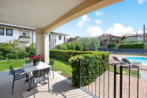 One-Bedroom Apartment with Garden View