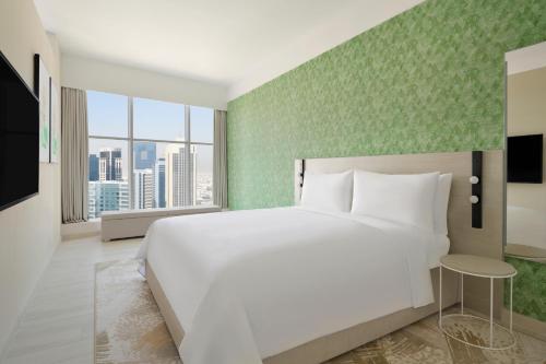 Three Bedroom Apartment, 3 King, City View image 8