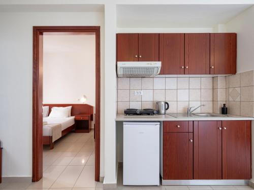 Artemis Apartments - image 11