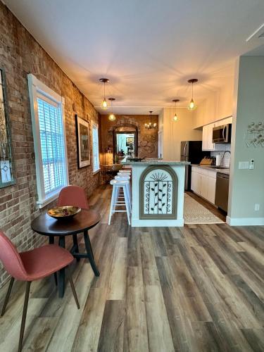 Bisbee Brownstone Suites