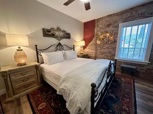 Bisbee Brownstone Suites