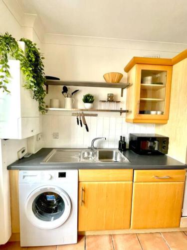 High-End 2 Bed Maisonette in Beaulieu Park in Springfield