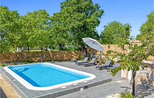 Gorgeous Home In Nevest With Outdoor Swimming Pool