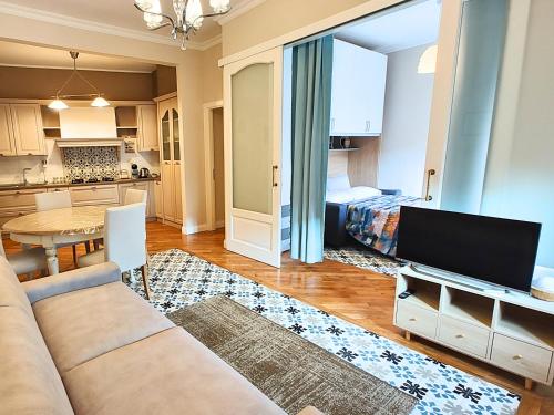 Luxury Apartment by Palazzo Senesi, Roma