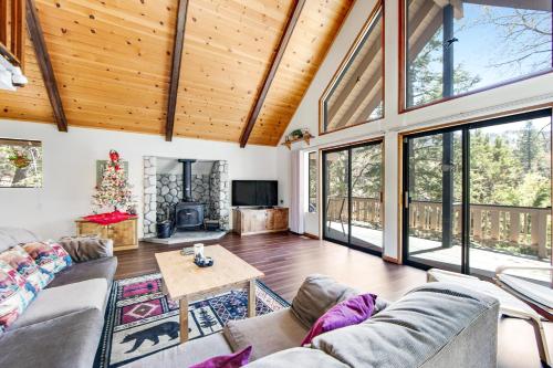 Big Bears Soothing Cabin in Big Bear Lake, USA