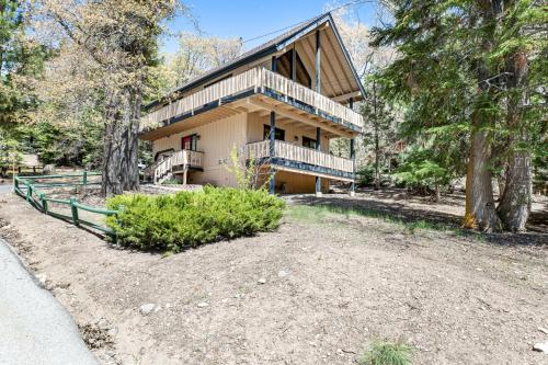 Big Bears Soothing Cabin in Big Bear Lake, USA