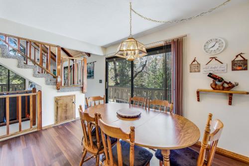 Big Bears Soothing Cabin in Big Bear Lake, USA