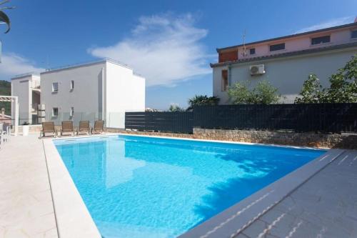 Luxury Villa, 40 sqm private pool, gym, Seaview, 200m to beach, 7 bedrooms