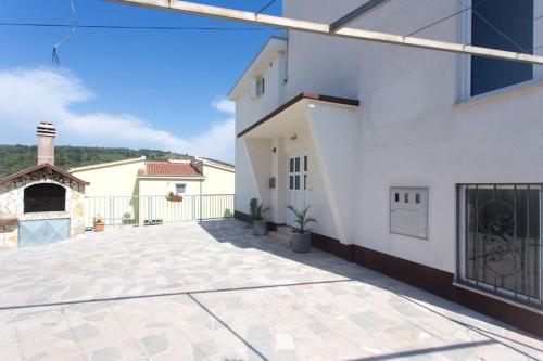 Luxury Villa, 40 sqm private pool, gym, Seaview, 200m to beach, 7 bedrooms