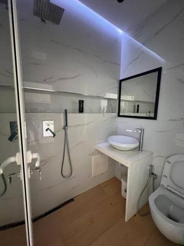 Central Studio, Tirana (Foto 4)