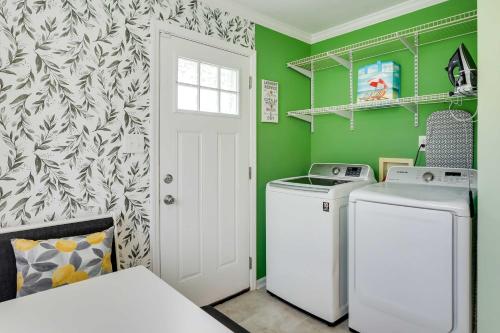 Vibrant North Charleston Duplex Near Airport! Vibrant North Charleston Duplex Near Airport!