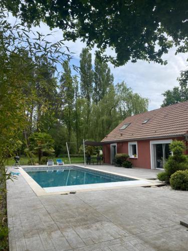 Chambre privée avec piscine proche des 24 heures